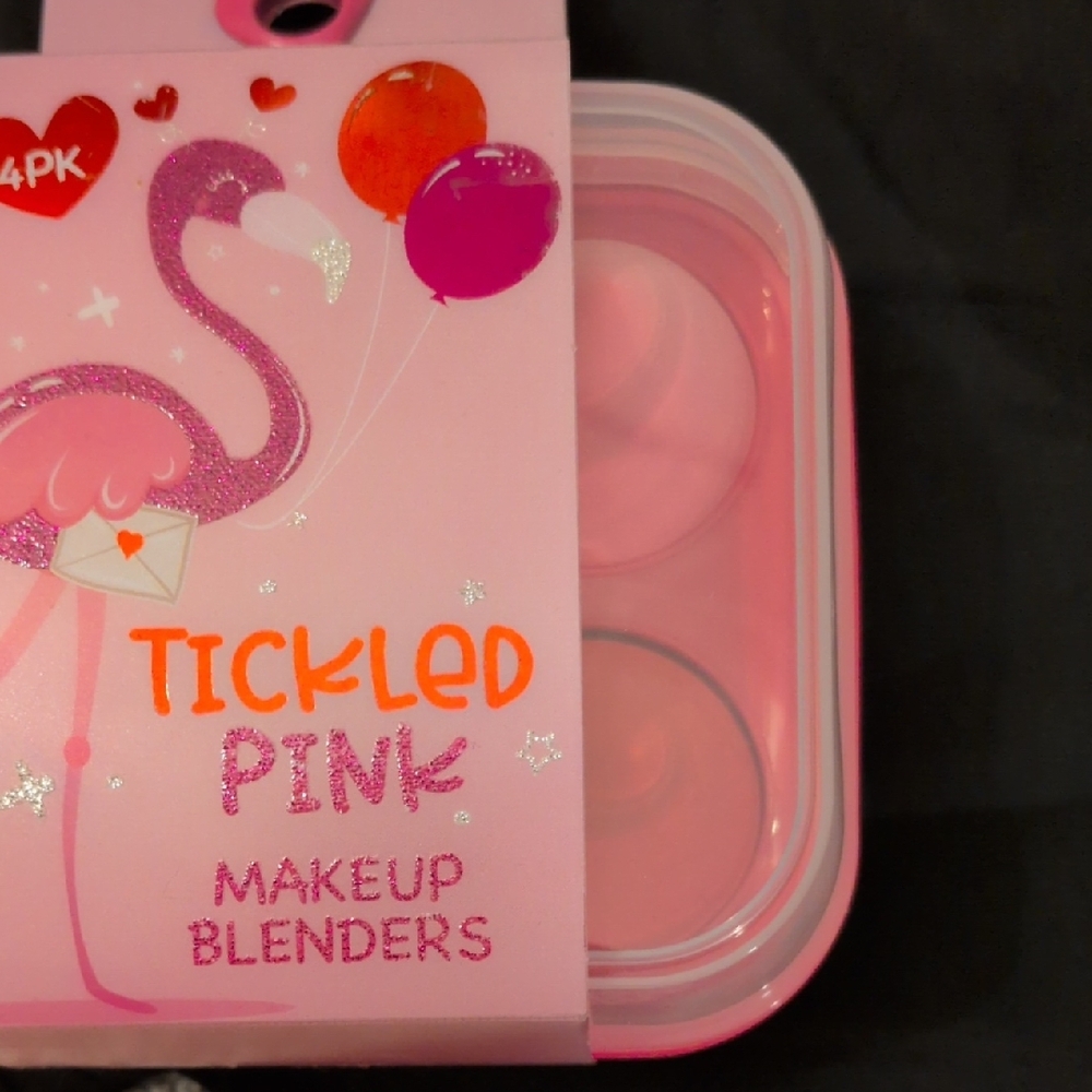 Random Beauty Bundle - Picture 2 of 12